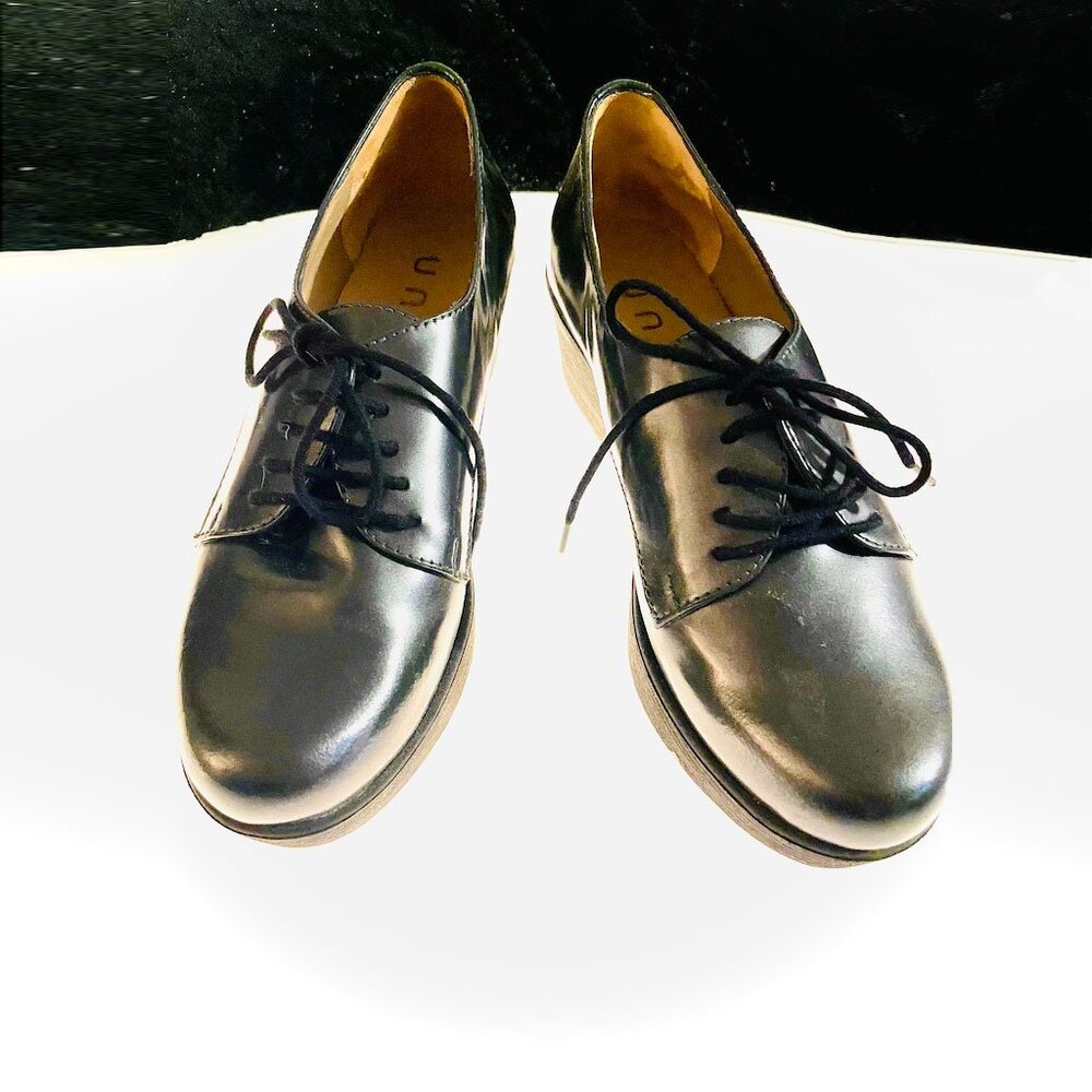 NEW Unisa round toe, lace up, Italian loafers in grey patent leather wedge shoes